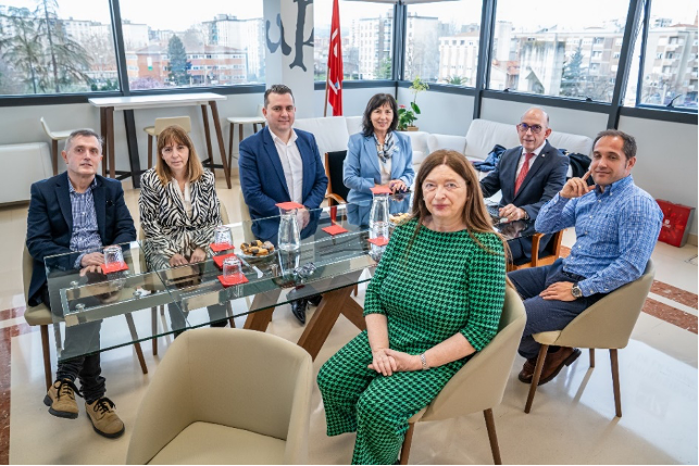 From left to right: Miguel Ángel Acedo, Montserrat Mendoza, Kálmán Zoltán Váczy, Ilona Pajtokne Tari, Juan Carlos Ayala, Eduardo Fonseca, and Elena González.